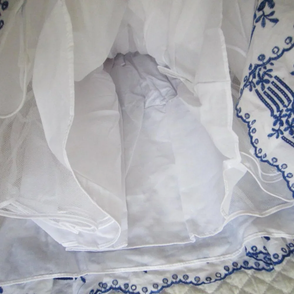 NWT LAURA ASHLEY White Blue Embroidered Eyelet Gingham Tiered Dress 6 Girls